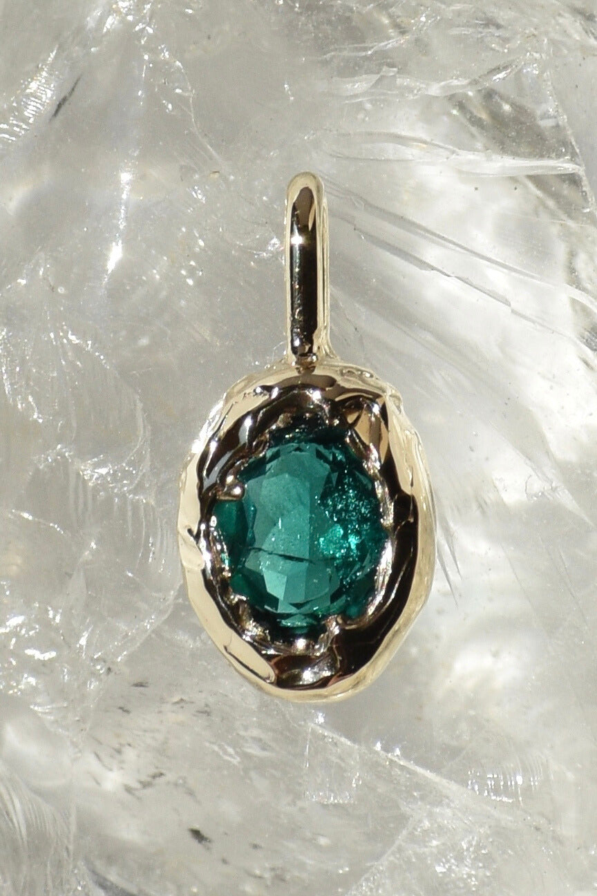 EMERALD HUGGER Anhänger / Halskette